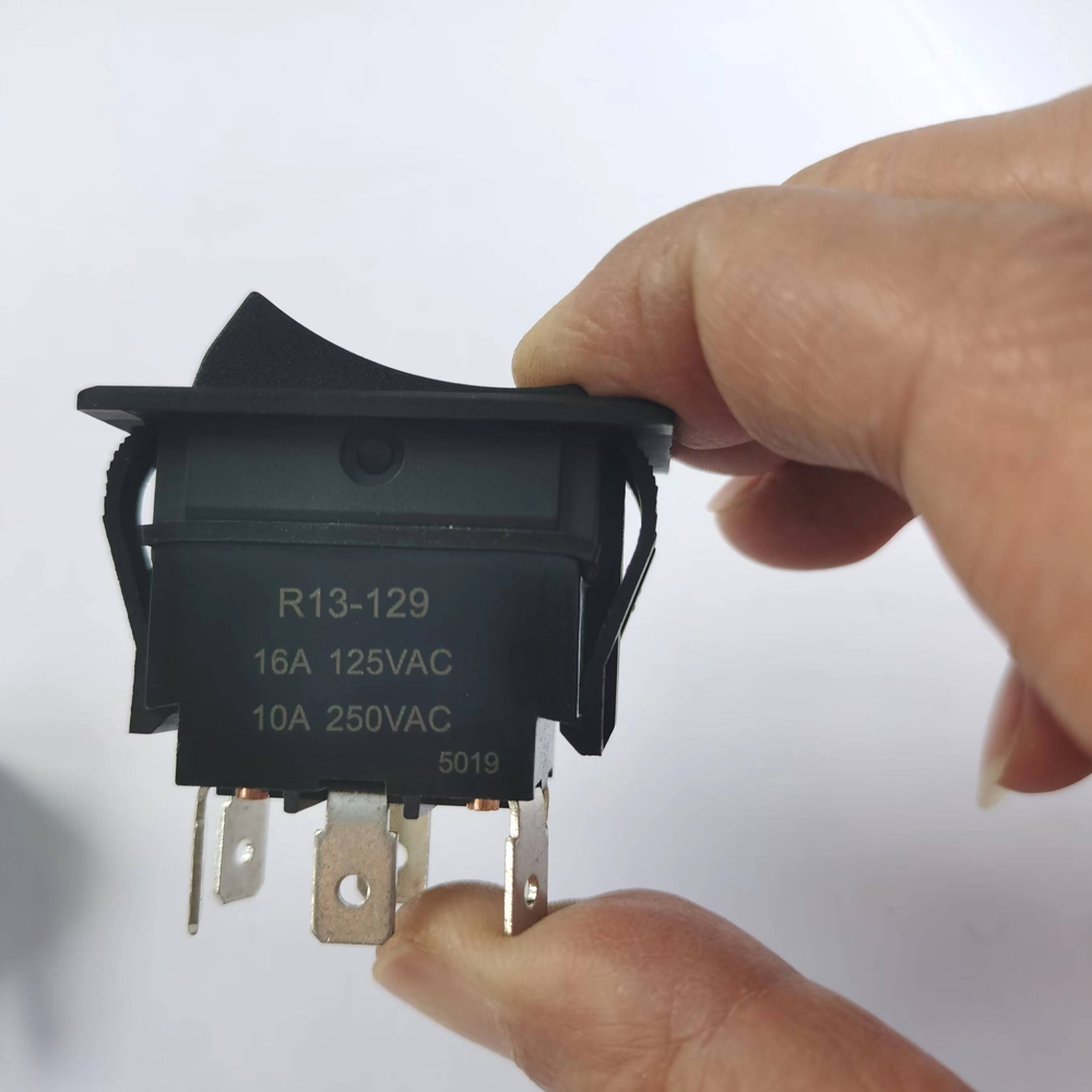 R13-129 4Pin 6Pins 125/250V 16 - مراجعة Power Tools In Electrical وسعره